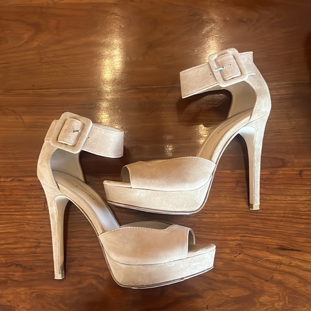 Pelle Moda O’Neal Platform Suede Heel Sandal - Picture 7 of 12